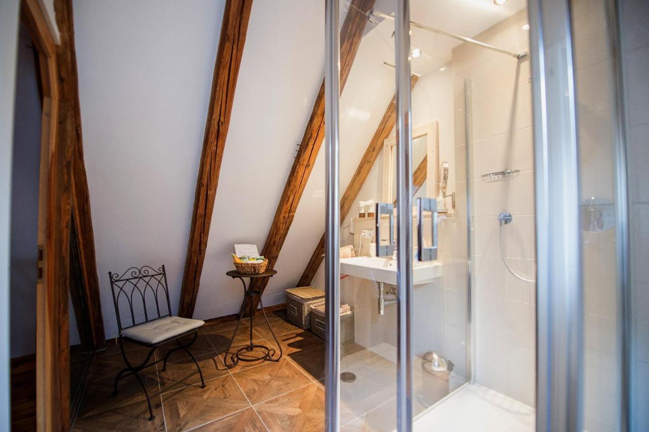 Goldgemaeuer Appartements Ochsenfurt Pokoj fotografie